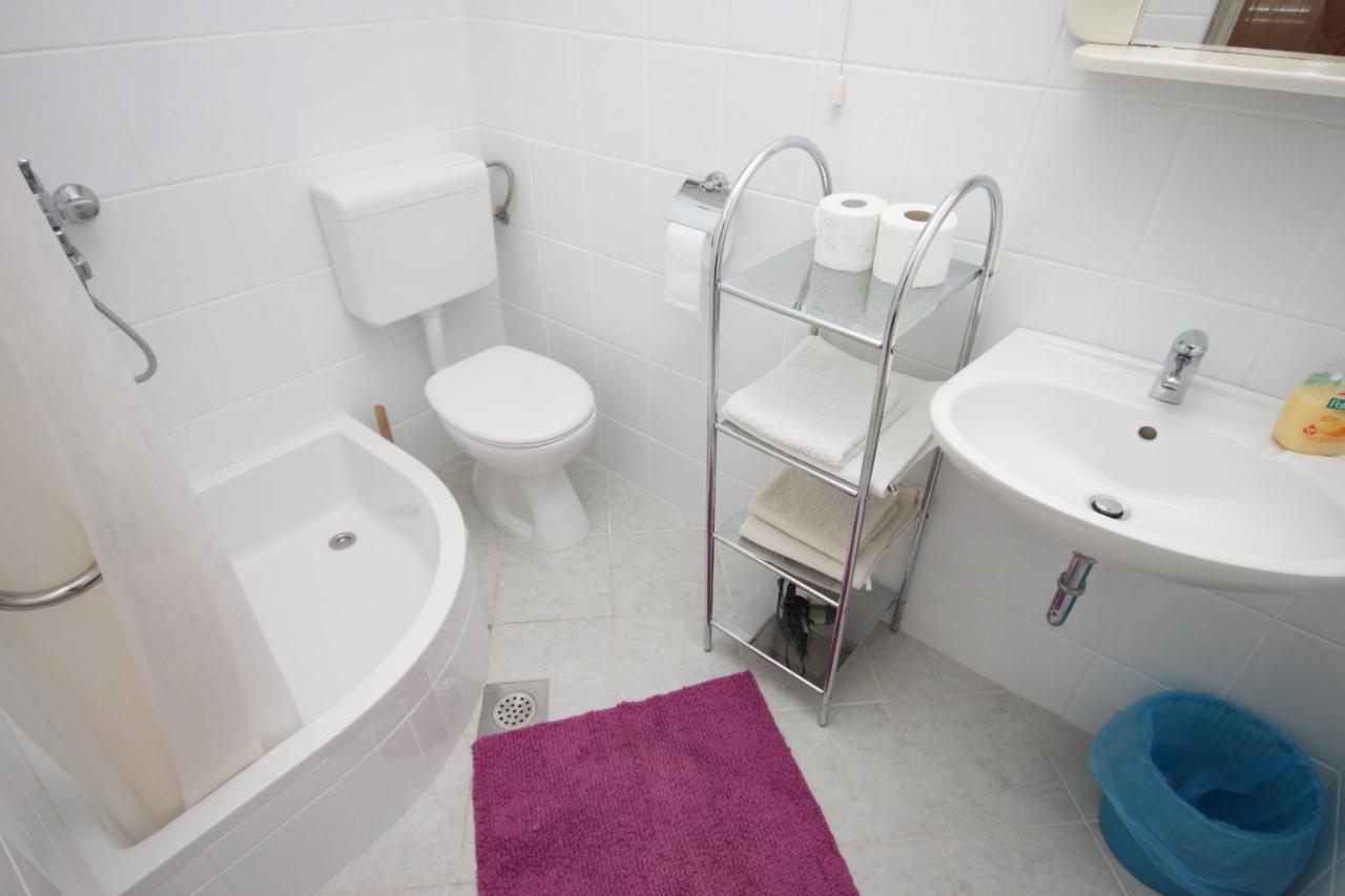 Apartments By The Sea Podgora, Makarska - 6787 외부 사진